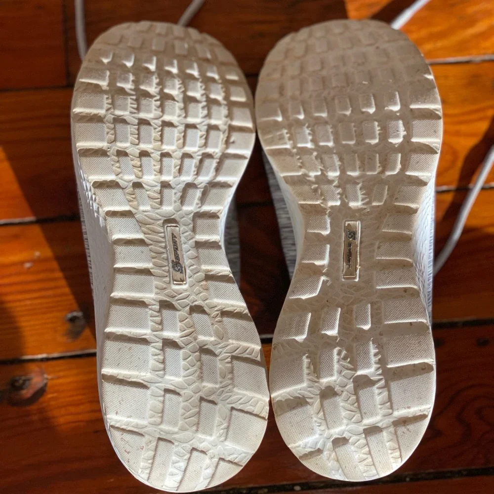 Skechers Sport Sneakers Gray and White Size 9.5 Like New